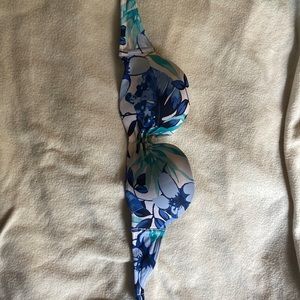 Hollister Bikini Top 32C